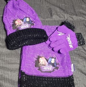 Decendants Scarf Hat Glove Set